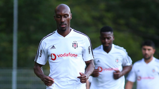 Atiba Hutchinson Beşiktaş'ın Avusturya kampından ayrıldı