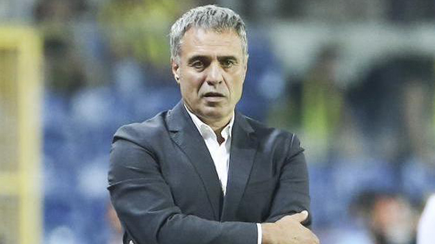 Ersun Yanal'dan iki isme özel tebrik