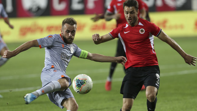 Başakşehir Ankara'da altın buldu