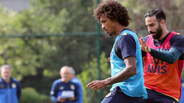Fenerbahçe'de Rodrigues ve Moses özel program dahilinde çalıştı
