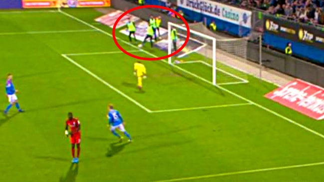 Futbol tarihinde görülmemiş olay! 
