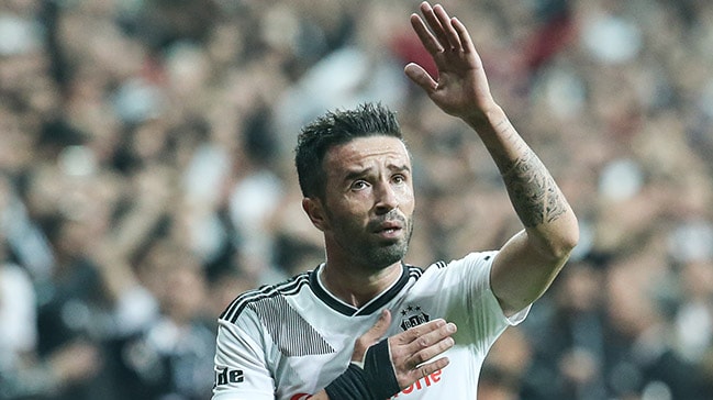 Beşiktaş'tan Gökhan Gönül'e yeni sözleşme teklifi