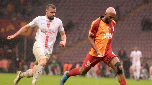 Galatasaraylı yıldızdan flaş hareket!