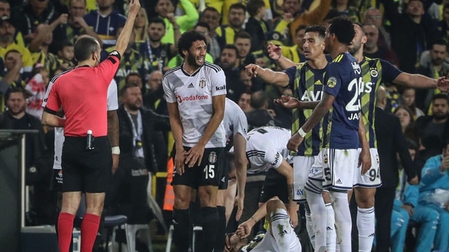 Elneny'den derbi hakemlerine sitem!