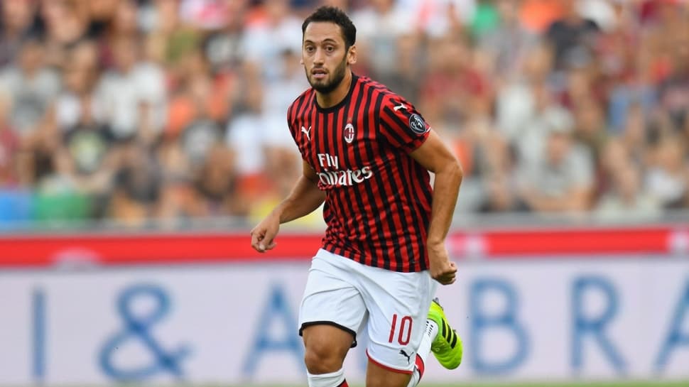 Hakan Çalhanoğlu'nun önünde iki seçenek var